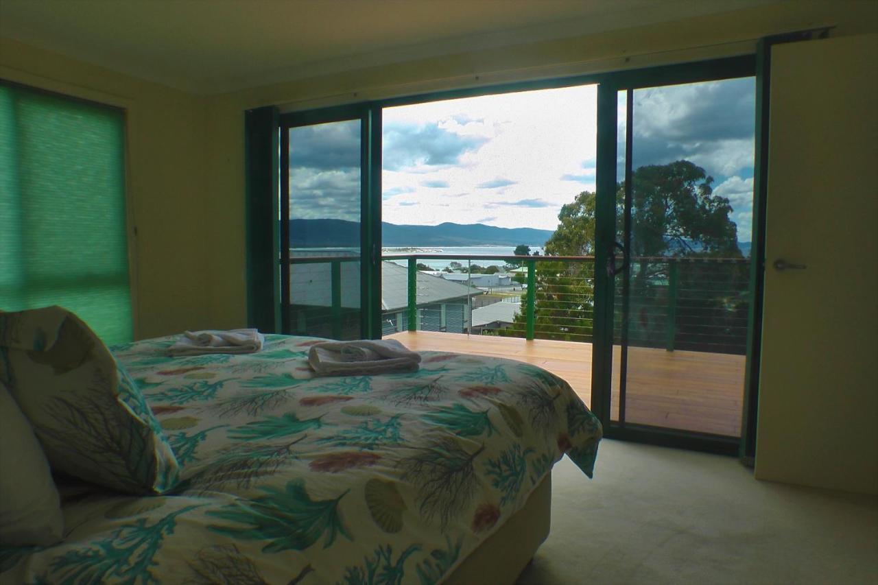 'The Lookout' At 27 Fraser Street Bicheno Luaran gambar